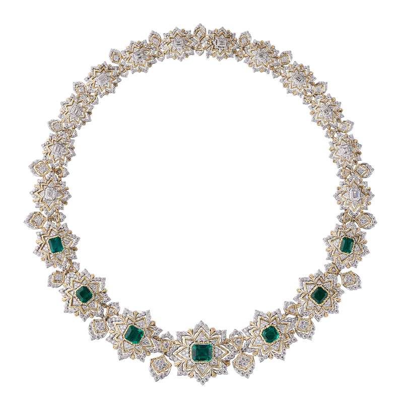 BUCCELLATI Mosaico系列項鍊，白金與黃金交錯打造，鑲嵌鑽石與祖母綠主石，透過放射狀幾何星形圖騰重構馬賽克藝術語彙，層層堆疊的立體結構在光線下展現細膩閃耀效果。（BUCCELLATI提供）