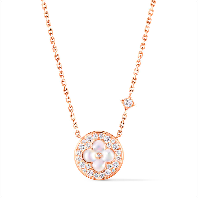 Color Blossom M Sun吊墜，玫瑰K金、白色珍珠母貝、密鑲鑽石，198,000元。