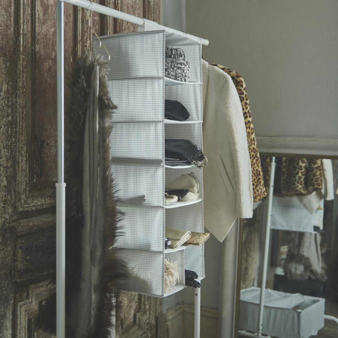 STUK掛袋(7格)，原價279元，特價149元。