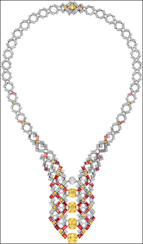 EN ÉQUILIBRE頂級珠寶系列CANESIA項鍊，蕾絲般的鏤空結構，讓分量十足的作品仍展現輕盈感。