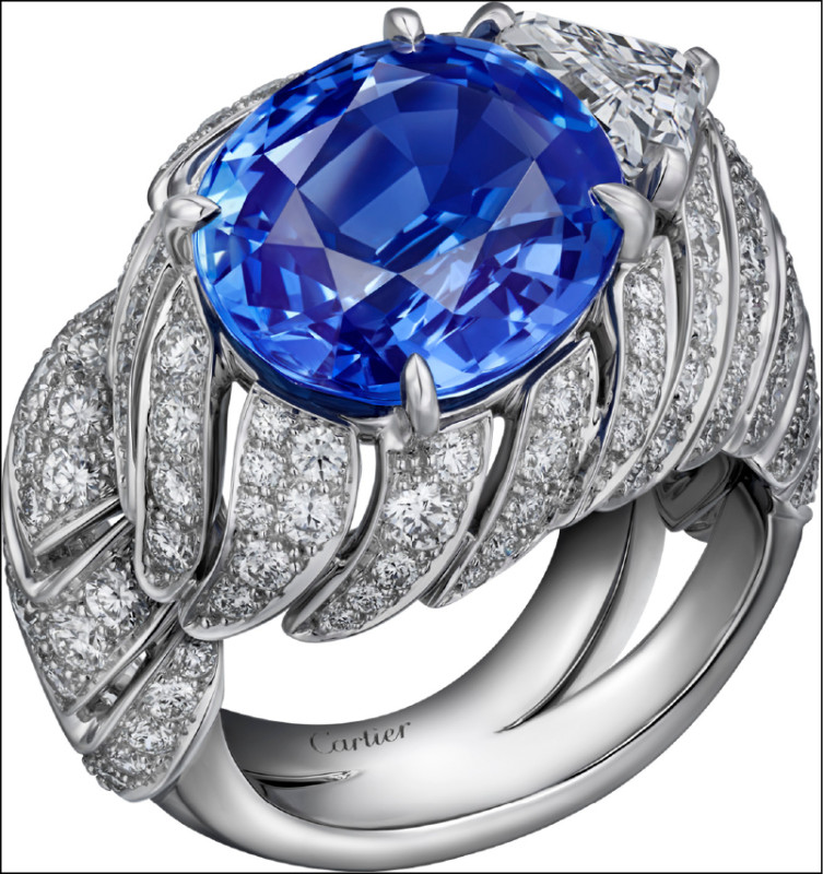 EN ÉQUILIBRE頂級珠寶系列CIEL IPOMÉE戒指，藍寶石與三角形鑽石形成幾何對比，讓牽牛花的花葉姿態更生動。