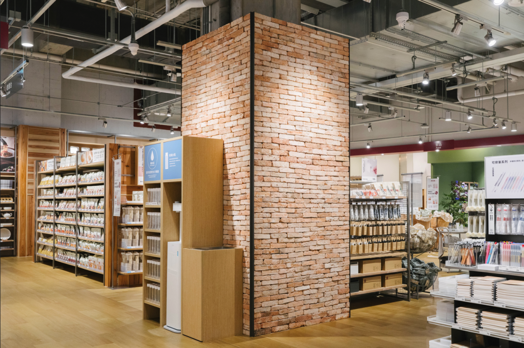 古磚牆面環保又有在地特色。