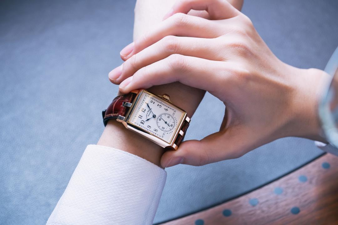 Lang & Heyne Georg機械腕錶，玫瑰金錶殼，2,260,000元。