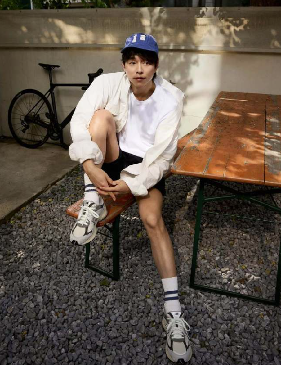 孔劉用New Balance搭出年輕感。