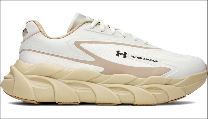 UNDER ARMOUR UA Halo Runner SE慢跑鞋，奶油白，4,780元。