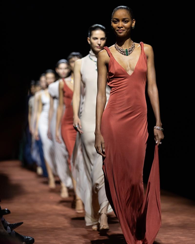 寶格麗Eclettica頂級珠寶秀現場，以藝術化空間呈現珠寶工藝。（BVLGARI提供）