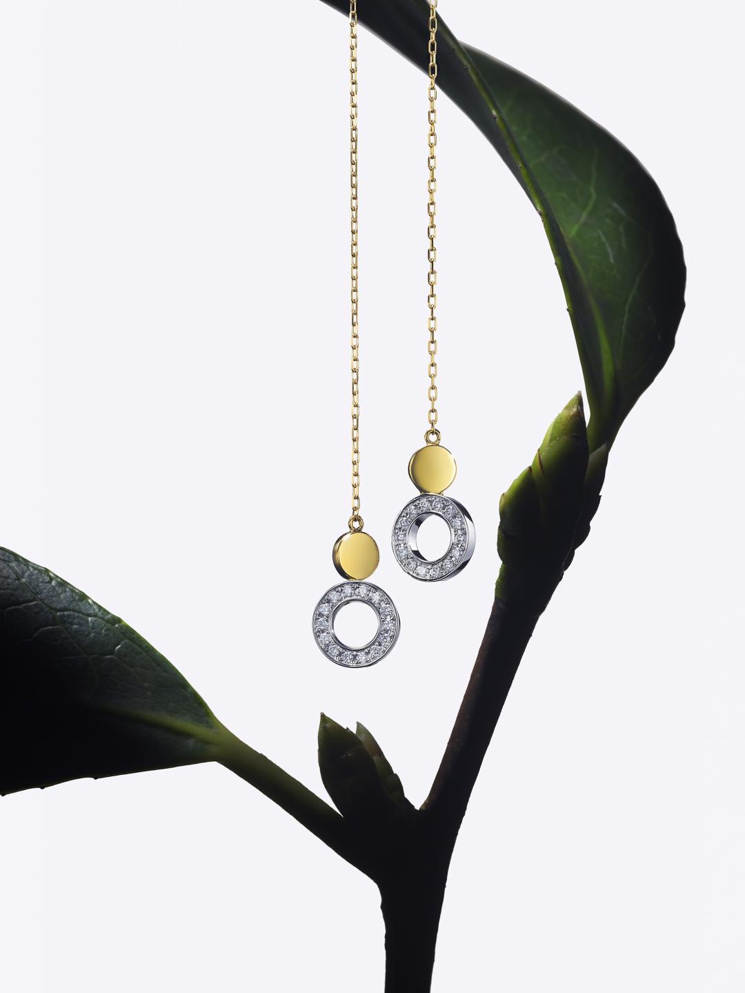 elements duo 項鍊，25,300元。