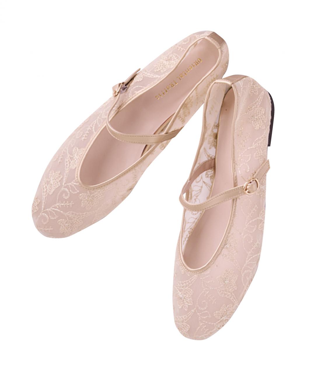 ORiental Traffic精緻刺繡雪紡瑪莉珍鞋，原價3,980元，特價1,500元，3.8折。