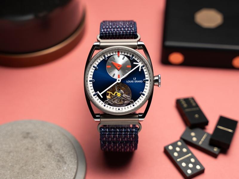 Louis Erard x Alain Silberstein Tourbillon Régulateur三針一線陀飛輪藍色版，739,800元，每年限量50只。（Louis Erard提供）