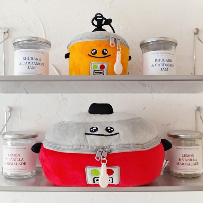 Mounrain鍋子化妝包，將廚具轉化為幽默配件。（Pinkoi提供）