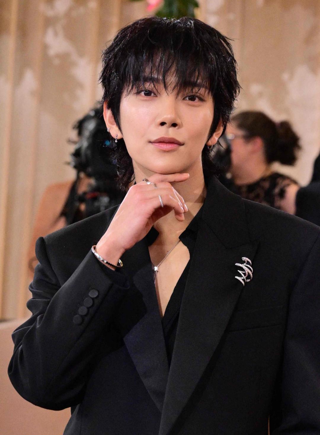 Joshua受邀出席國際影展紅毯，戴上Chaumet珠寶作品為西裝造型帶來璀璨亮點。（美聯社）