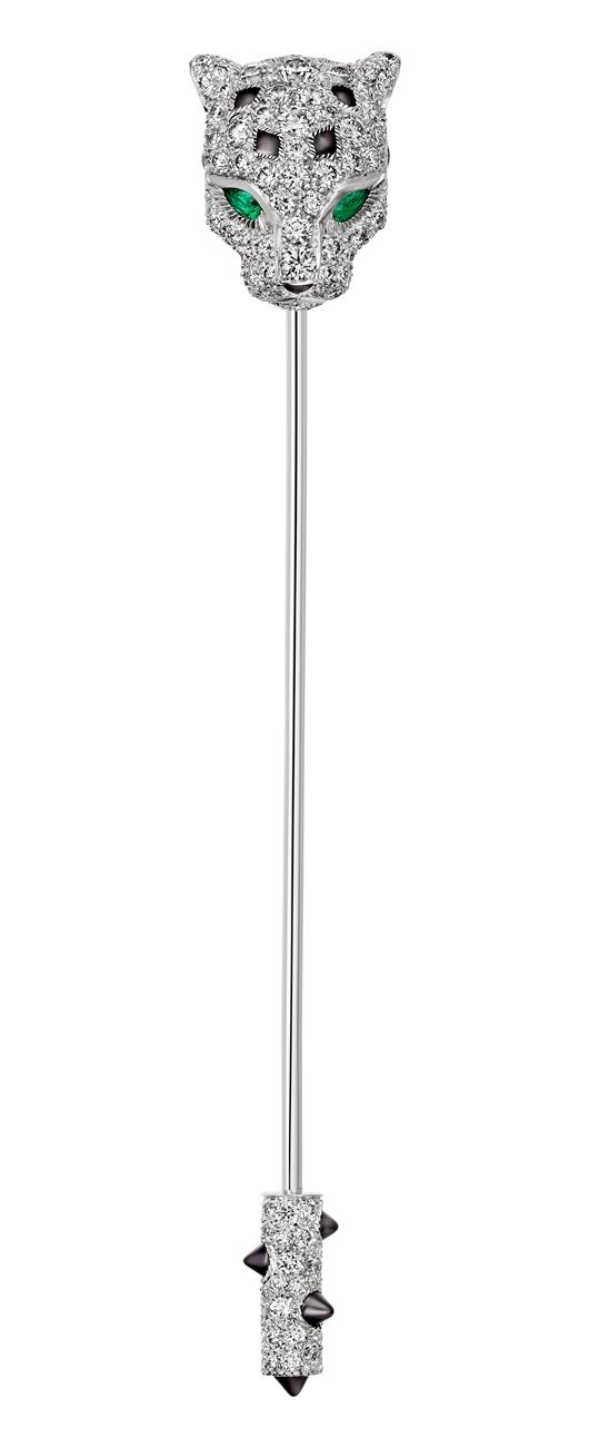 Cartier Panthère de Cartier美洲豹白K金鑽石胸針，885,000元。