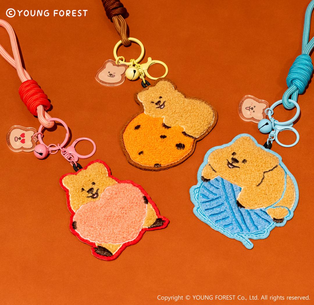 勾卡KKOTKA毛巾繡鑰匙圈。