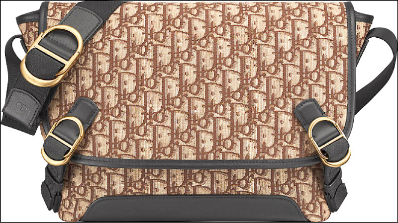 Dior Jett棕色Dior Oblique刺繡緹花小型郵差包，120,000元。