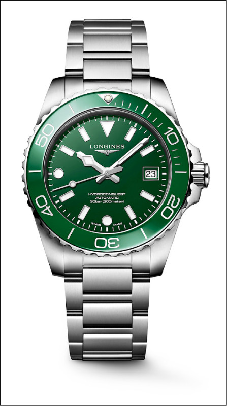 拋光塗漆錶盤展現豐富光澤。39毫米蒼翠綠錶盤、蒼翠綠錶圈、不鏽鋼H鍊帶，68,900元。