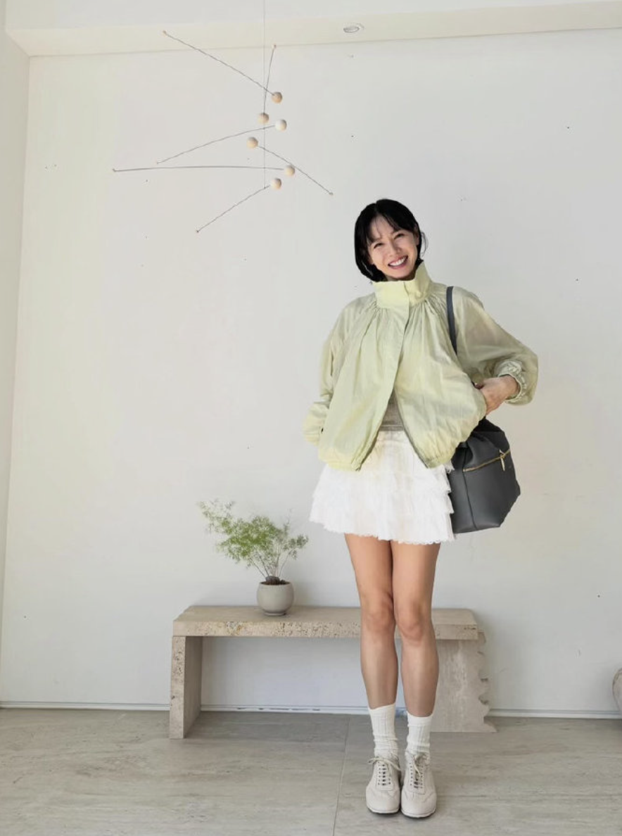 孫藝真穿出絕佳身材比例。