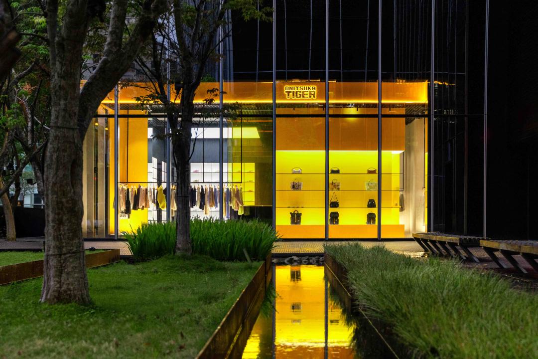 Onitsuka Tiger微風南山概念店，是品牌於日本之外的亞洲首間概念店。