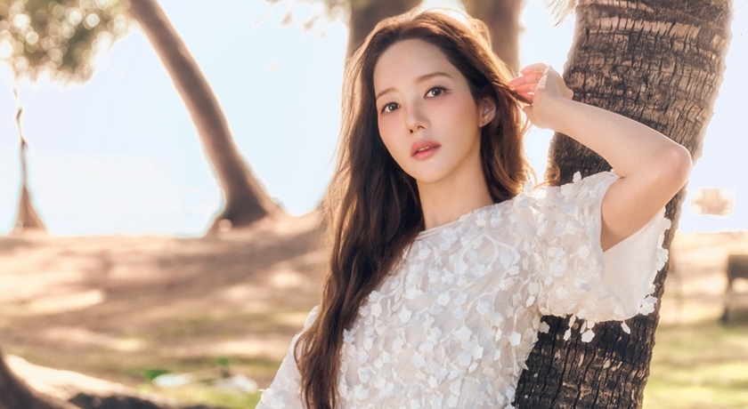 根本人間仙女！朴敏英最新大片海灘邊慵懶神情「仙氣炸裂」直接封神