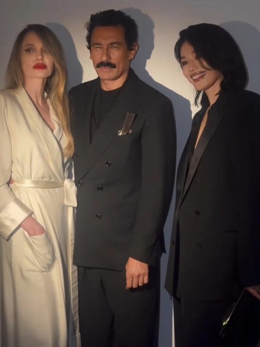 舒淇與安潔莉娜裘莉同框比美。（翻攝自Weibo）