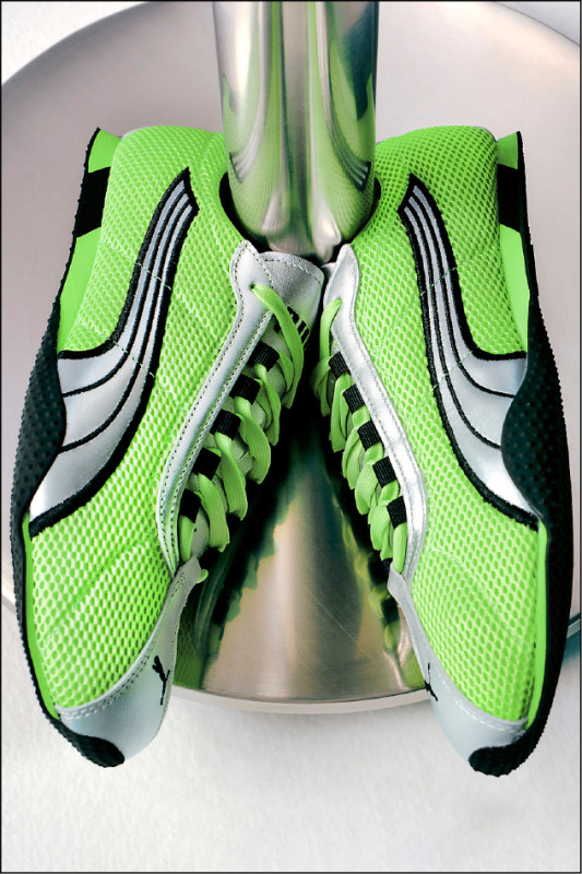 H-STREET隨型鞋銀光綠配色構築未來感視覺美學，2,980元。