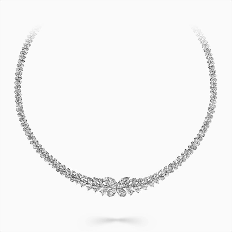 經典蝴蝶系列多形切割鑽石項鍊，價格店洽。