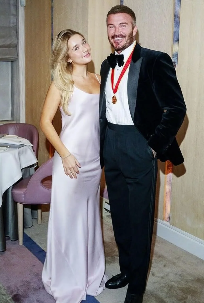 哈珀過去出席活動，大都穿媽媽訂製的禮服。