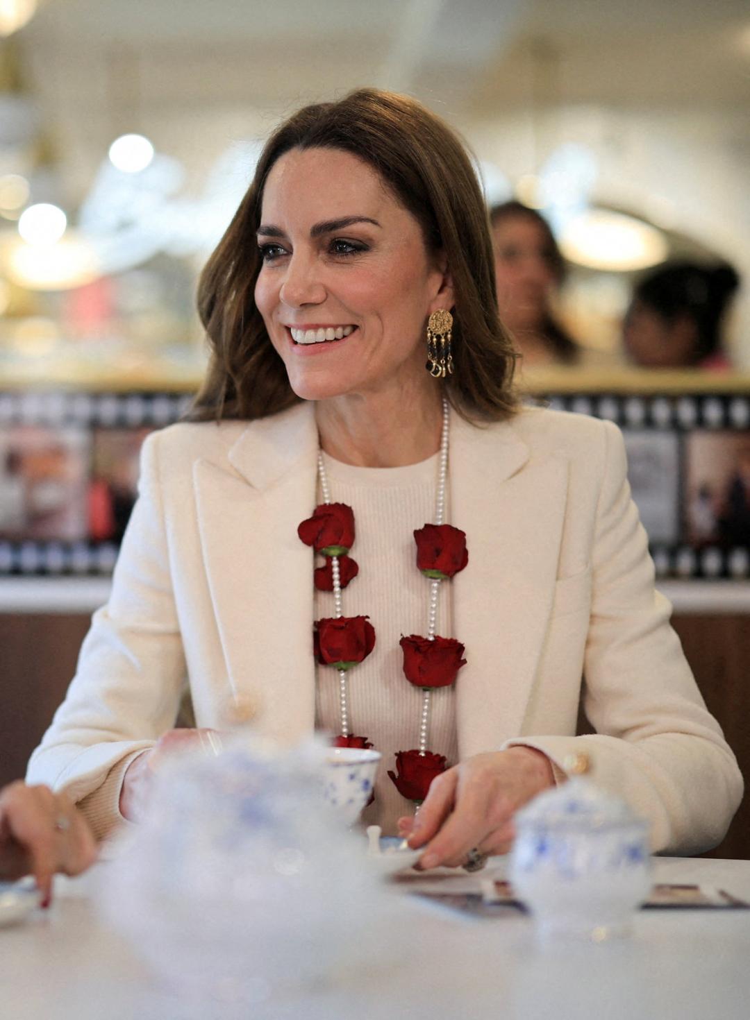 威廉王子送的平價耳環，凱特王妃搭出高級感。(路透)