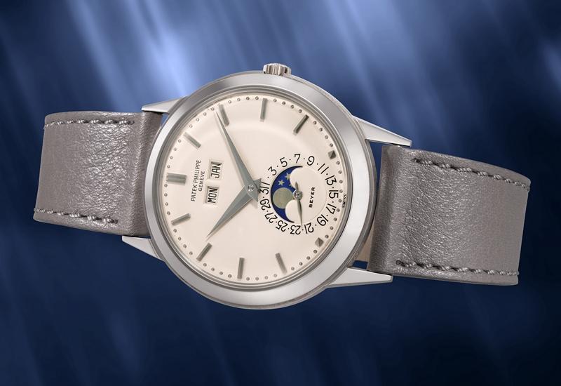 百達翡麗型號3448「Tokyo White」白金萬年曆腕錶，雙簽名錶盤設計罕見，附完整原始證書與錶盒。（富藝斯拍賣提供）