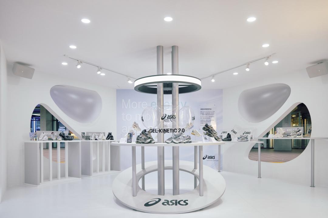 ASICS Code of Comfort快閃空間，明（10）起正式揭幕，期間限定至12日（週日）止。