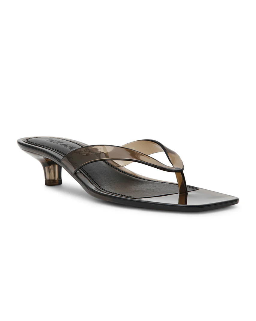 透明寬帶細低跟涼拖鞋，售價NT$2,480元。