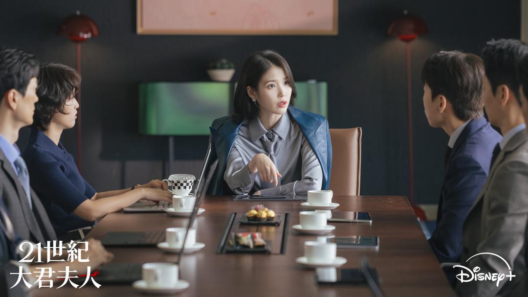 IU攜手邊佑錫演出《21世紀大君夫人》，堪稱今年年度話題作品。