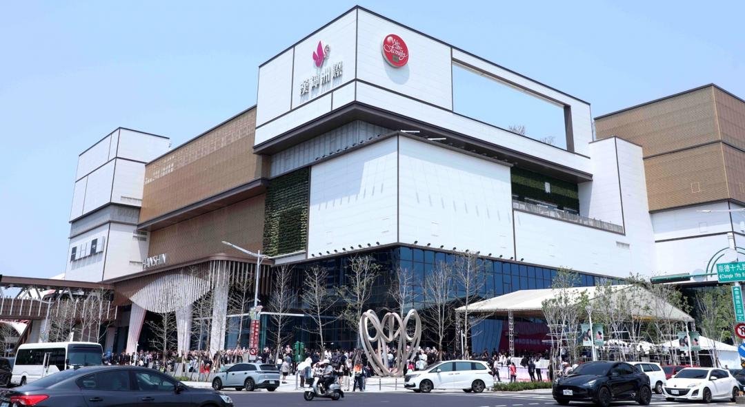 台中漢神洲際開門秒擠爆!優惠區被掃貨 台中漢神洲際開門秒擠爆!優惠區被掃貨