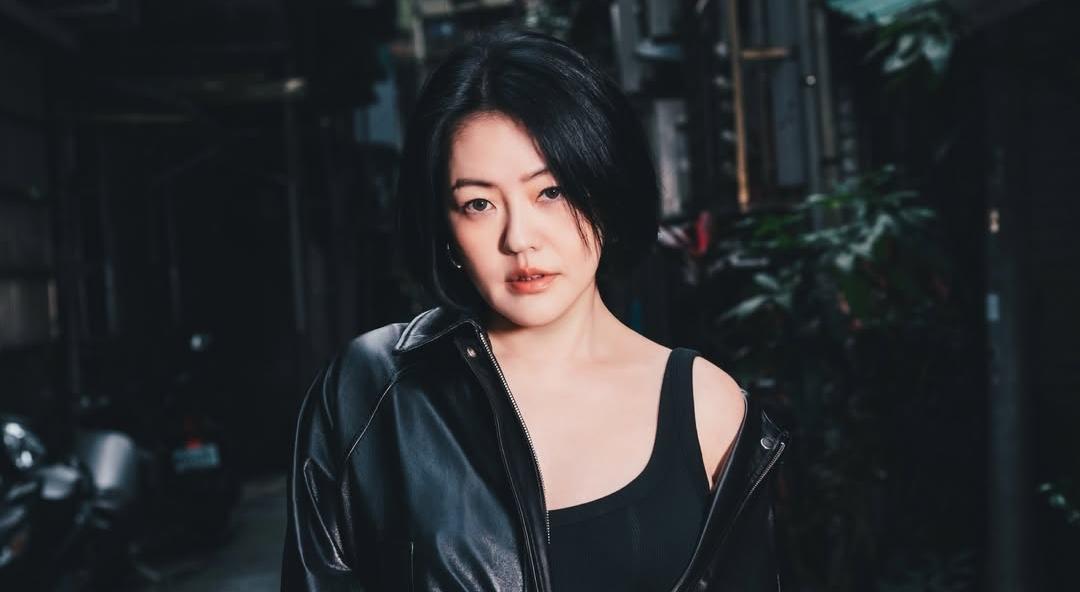 「康熙玲」睽違10年世紀合體！小S踩紅高跟下衣失蹤火力全開回歸