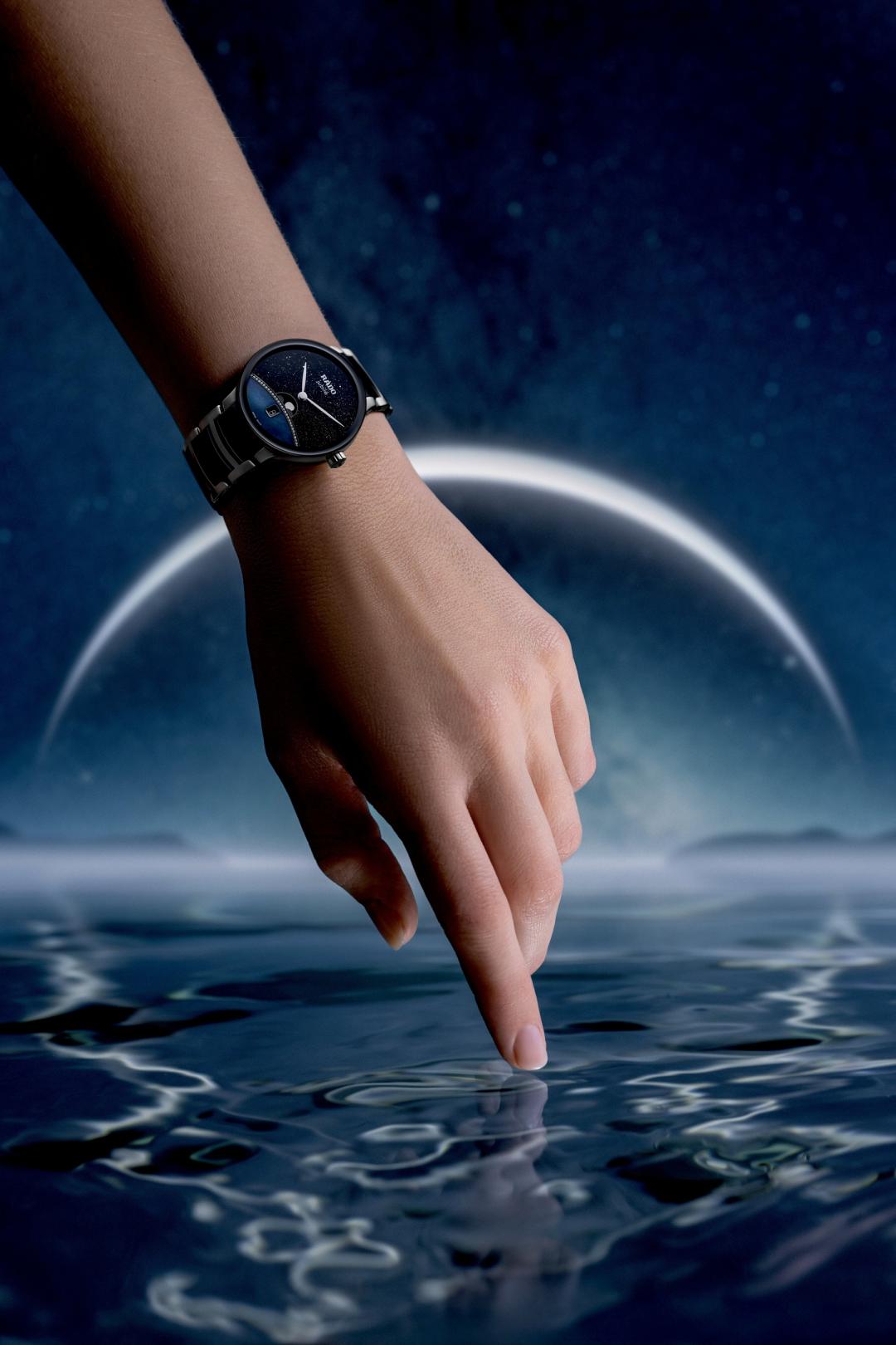 RADO晶萃系列高科技陶瓷月相鑲鑽限量腕錶，全球限量1001只，86,200。(RADO提供，以下同)