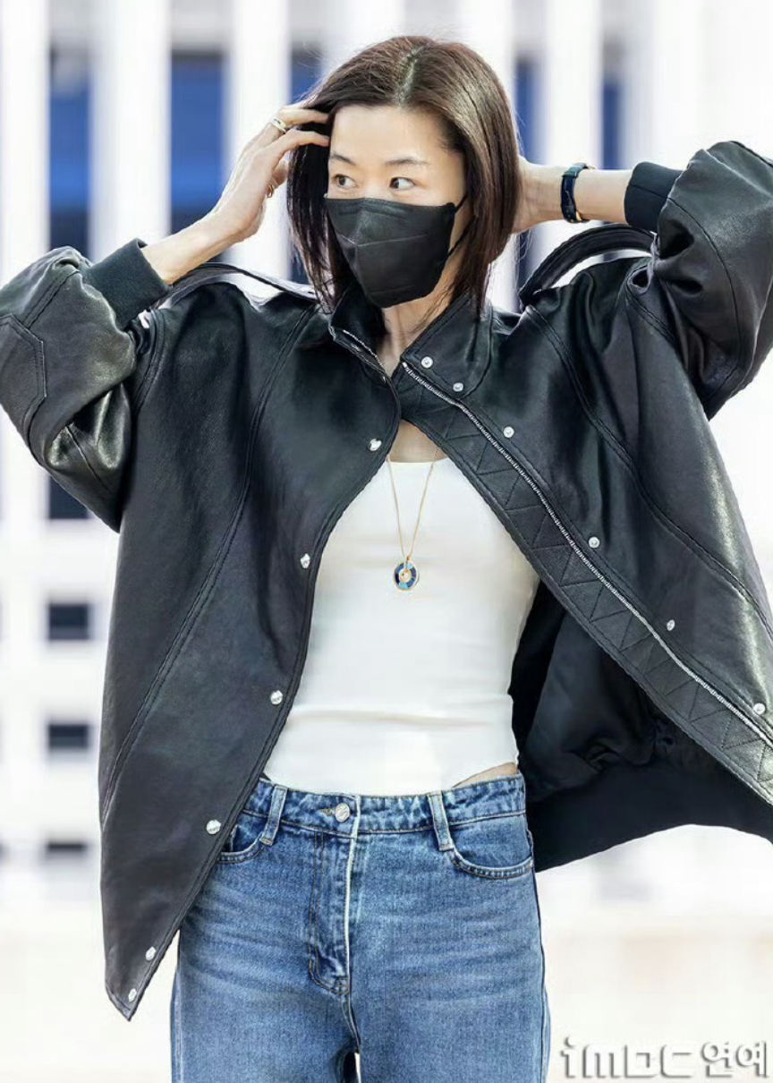 全智賢隨便穿都是巨星氣場。(翻攝自IG)