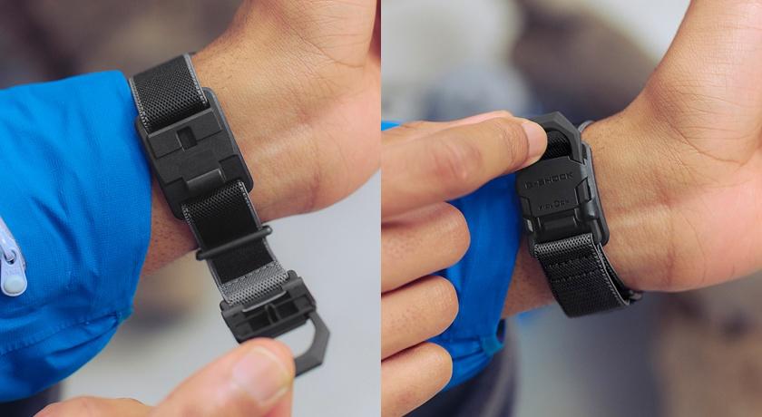 磁扣單手即可開闔，使用方便。