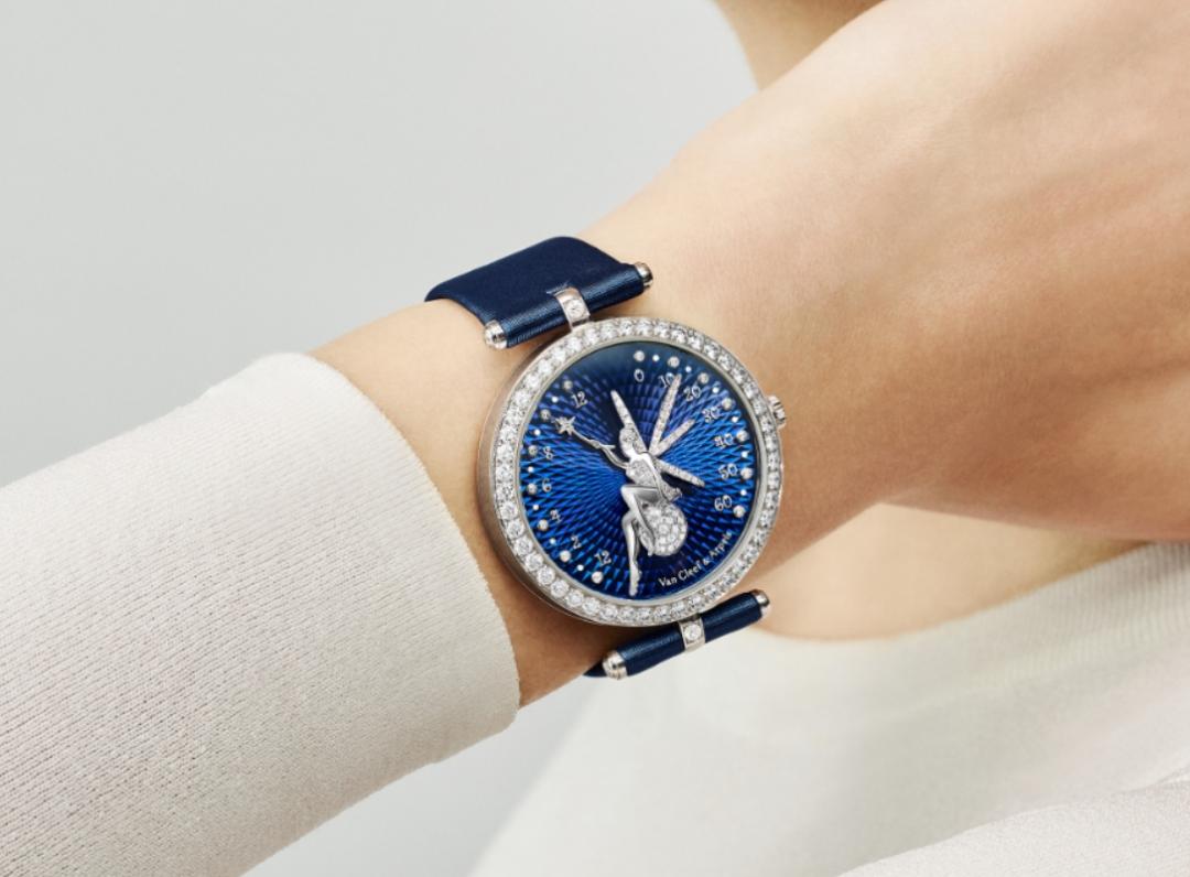Van Cleef & Arpels梵克雅寶詩意複雜功能系列Lady Arpels Féerie腕錶，18K白金鑲嵌鑽石，4,690,000元。