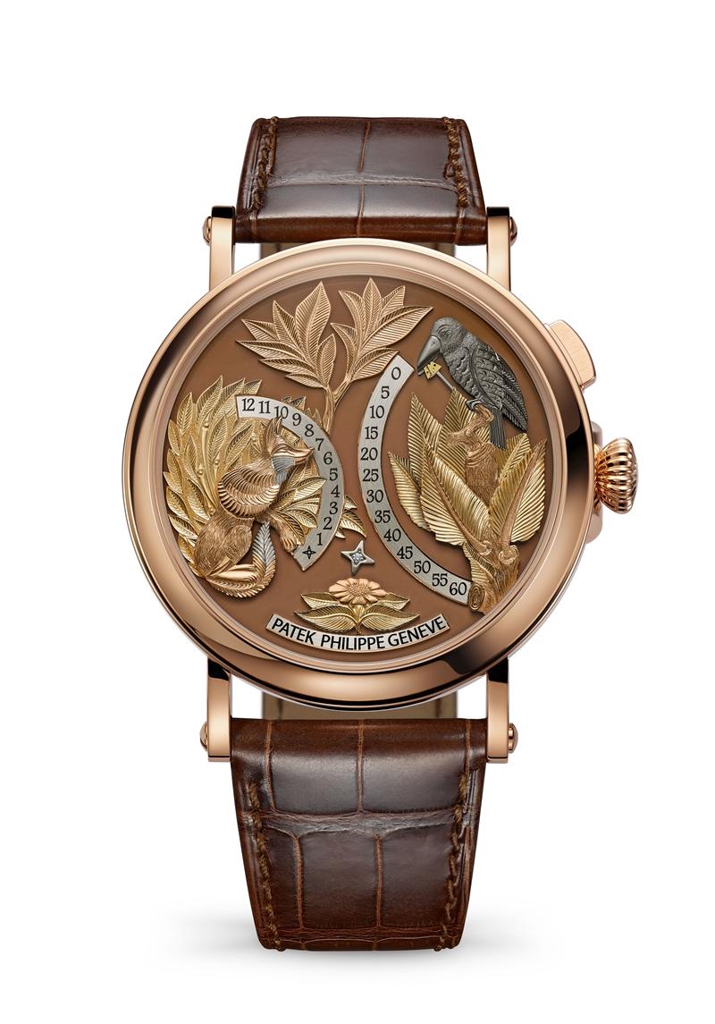 5249R-001自動玩偶腕錶，搭載31-260 PS HMD AU自動上鍊機芯，18K玫瑰金錶殼，立體雕刻面盤，按需顯示時間功能，錶徑約43mm，12,545,000元。（Patek Philippe提供）