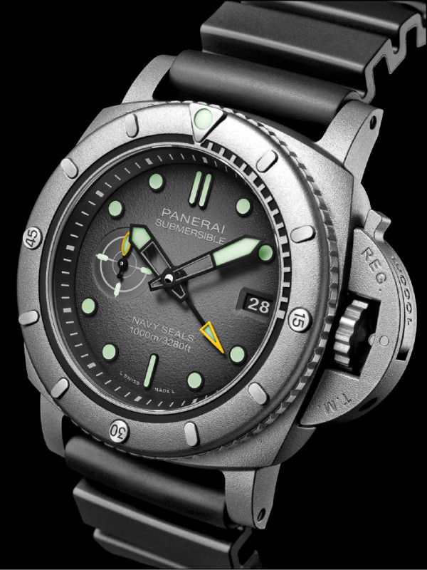 Panerai Submersible Navy SEALs自動上鍊腕錶（PAM01089），搭載P.9010/GMT自動上鍊機芯，Afniotech™鉿金屬錶殼，錶徑47mm，防水深度1,000米，限量35只，各2,902,000元。