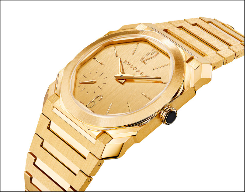 BVLGARI Octo Finissimo Automatic 37超薄噴砂鈦金屬自動腕錶，搭載BVF100自動上鍊超薄機芯，噴砂鈦金屬錶殼，錶徑37mm，價格店洽。