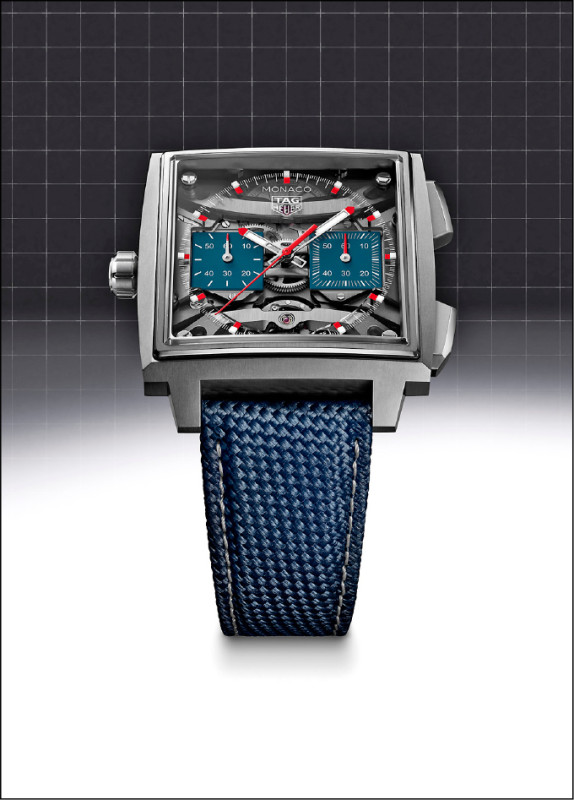 TAG Heuer Monaco Evergraph計時腕錶經典藍款，搭載Calibre TH80-00自動上鍊計時機芯，黑色DLC 5級鈦金屬錶殼，錶徑40mm，防水深度100米，950,000元。