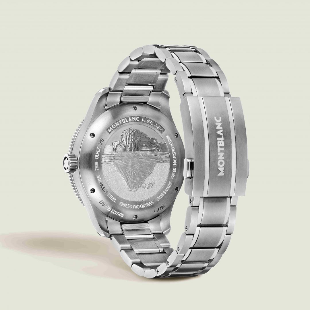 底蓋上以3D雷射鐫刻描繪一名潛水員與一座冰山，延續Iced Sea系列關於「冰與探索」的故事。