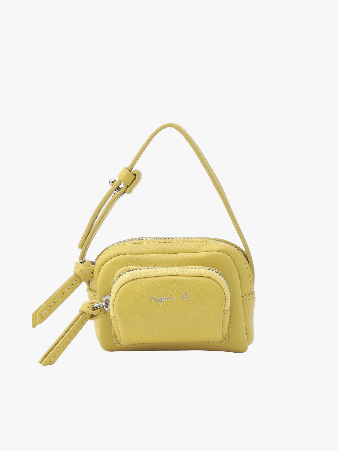 Angele皮革相機包掛飾，售價NT$4,280元。