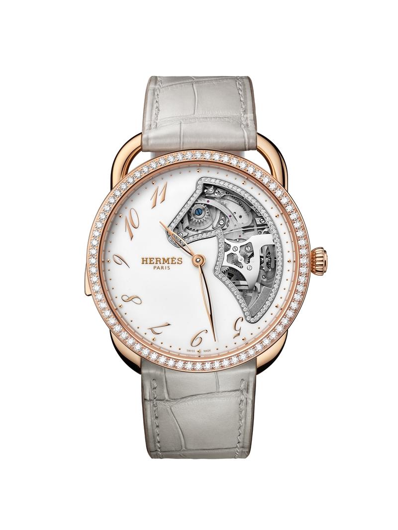 Arceau Samarcande鏤空三問腕錶。（Hermès提供）