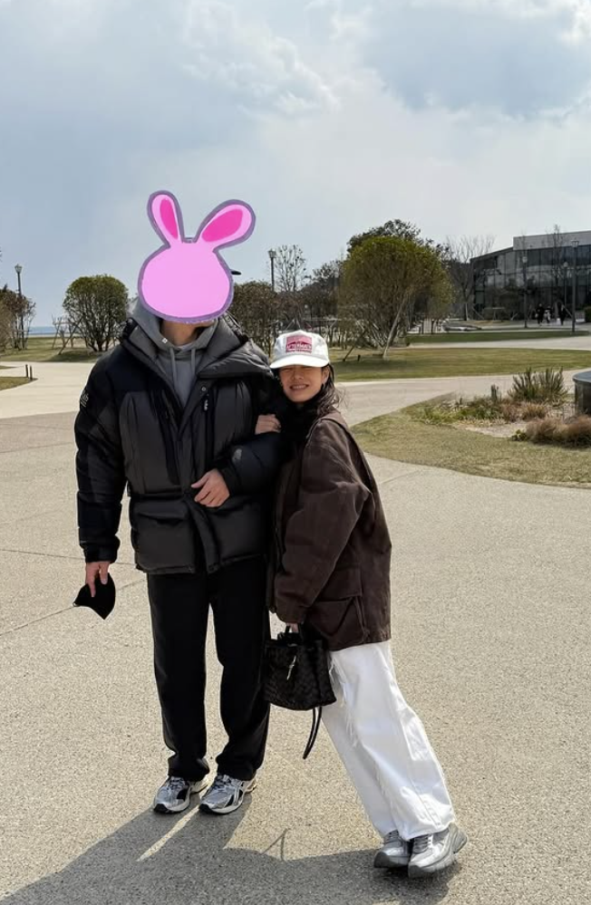 玄彬每次都被貼圖遮臉。