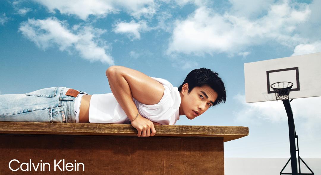 曾敬驊濕身入鏡炸出極致身材！CK廣告撒遍全亞洲