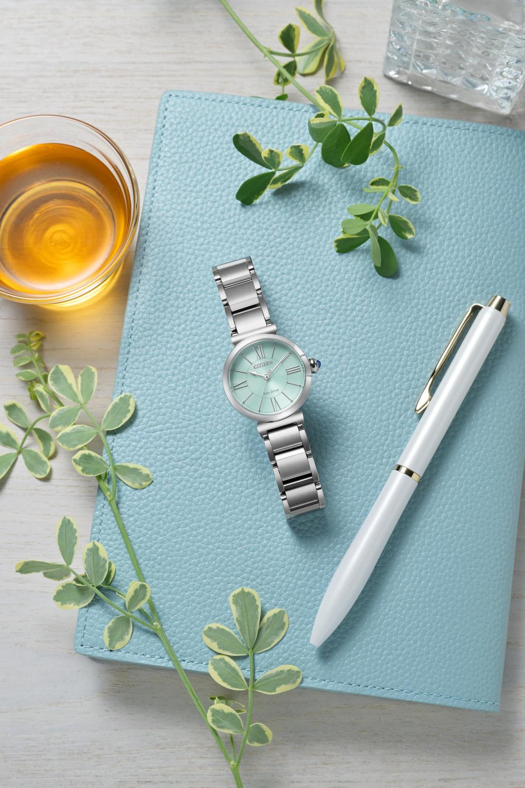 CITIZEN L系列EM1070-83L錶款，14,800元。