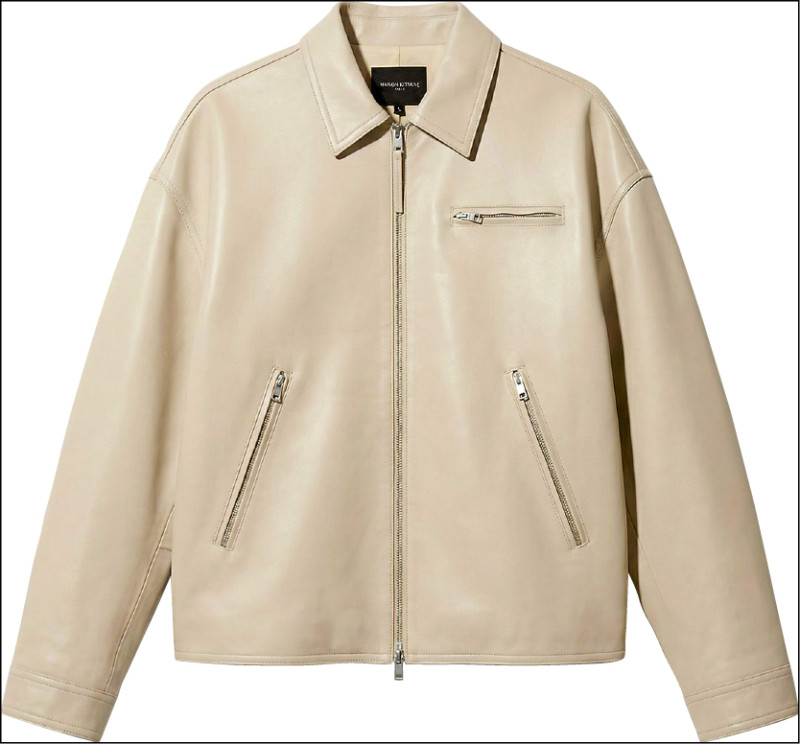 Savoir-Faire精湛工藝膠囊系列工藝與材質皆全面升級。夏威夷果色小羊皮外套，109,400元。