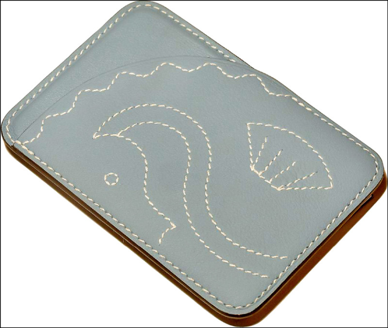 青瓷綠海馬圖案MagSafe磁吸卡片夾，21,800元。