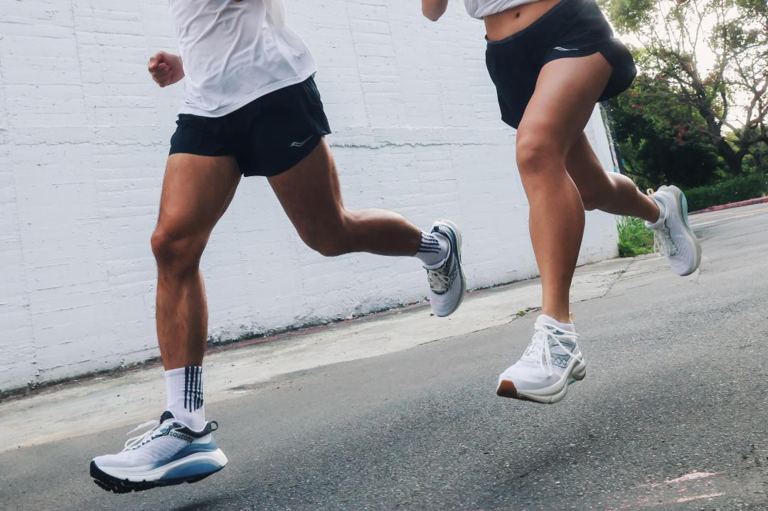 OMNI 23 ST以超強穩定結構，瞄準低足弓、過度內旋與動態不穩的族群。